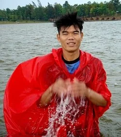 rain hiking gets you soaking wet